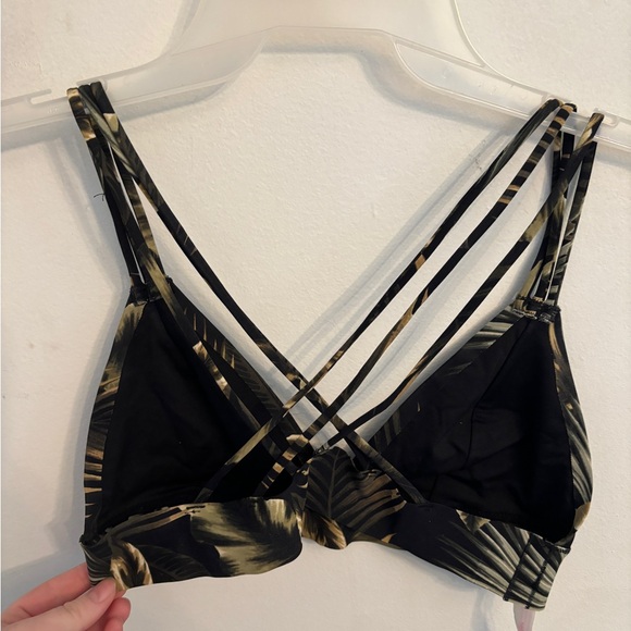 Victoria Secret Pink bralette in size medium - Picture 2 of 3